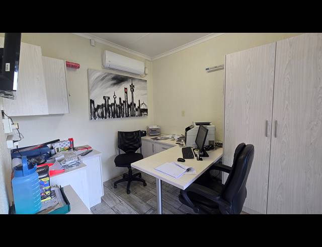 3 BEDROOM FREEHOLD FOR SALE IN BRACKENDOWNS